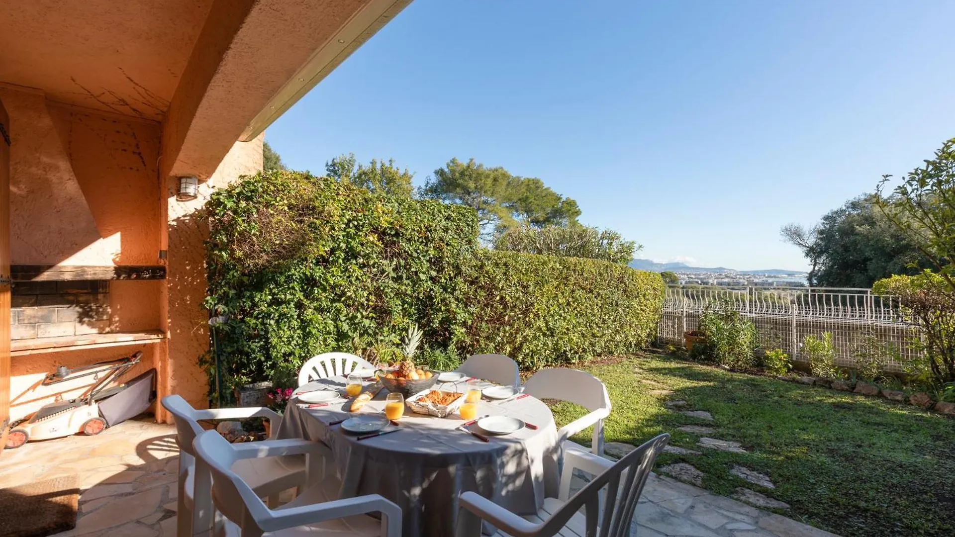 Capleouna-Saint-Andrieu Villeneuve-Loubet Feriehus